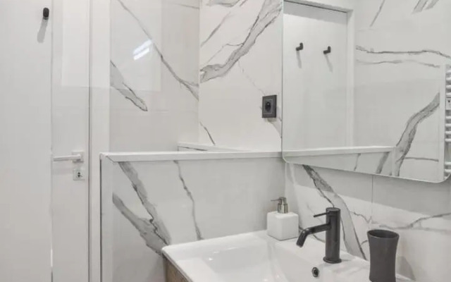 141-Suite Klein, townhouse style APT, Marais, Paris