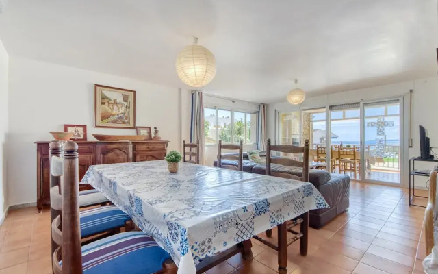 Posh Apartment Near Canyelles Petites