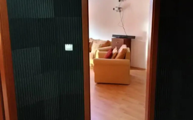South Facing Balcony - 300mbps Wi-fi