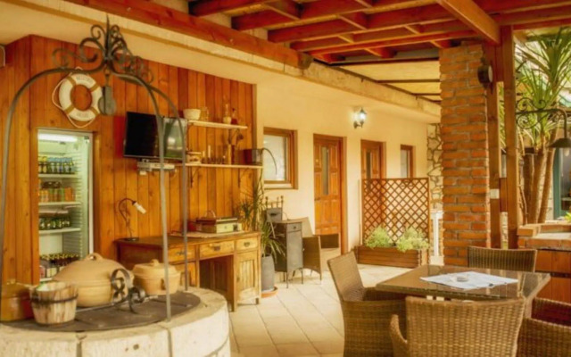 Tianis Apartments