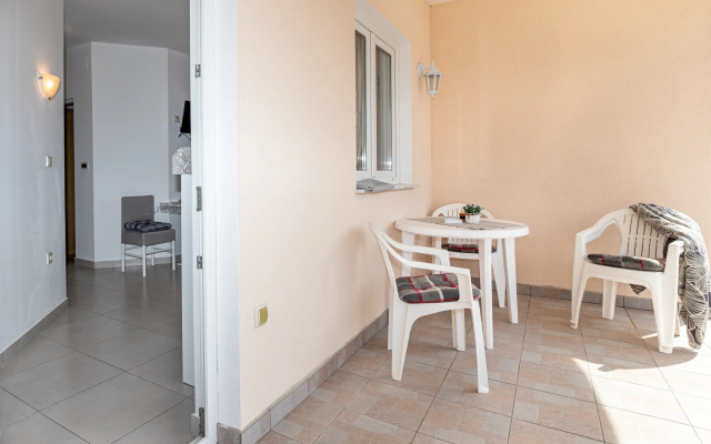 Beach Apartment Alenka Gray