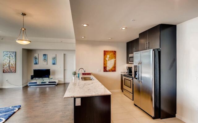 Executive Suite 2BR2BA Convention Center