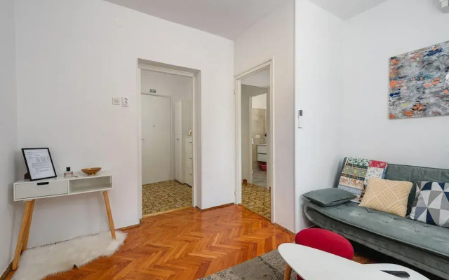 Pretty Apartment Near Golf Course