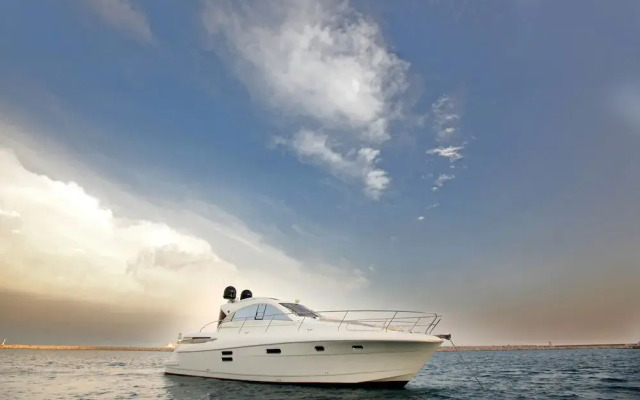 Ekimbey Yatch