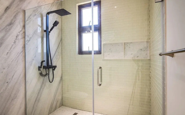 Luxury Oceanfront Villa Fully Staffed