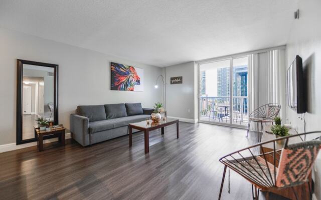 Amazing 3 BR Apartment At Brickell