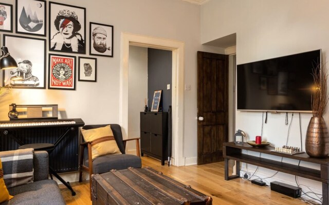Modern and Jazzy 2 Bedroom House in Edinburgh