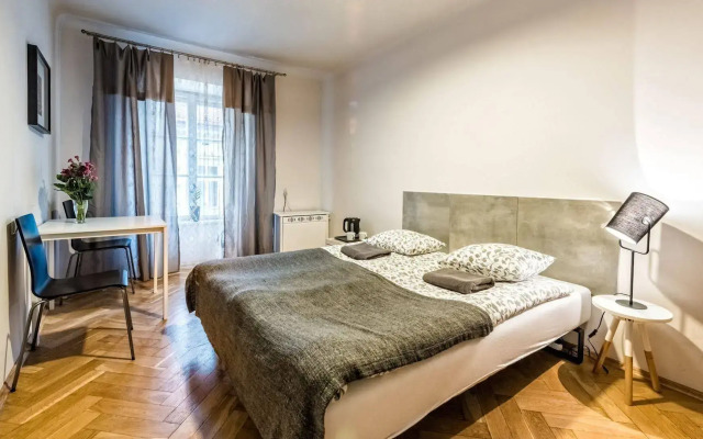 Flamingo Hostel
