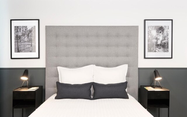 Luxury AC 3BDR Le Marais I by Livinparis