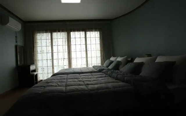Starlight Ocean Pension