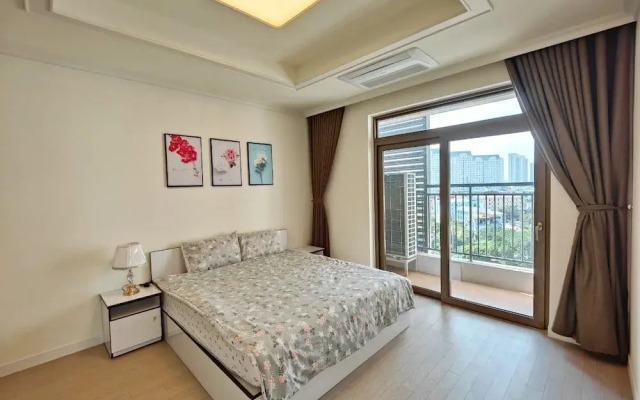 Starlake DAEWOO Apartments by Emily