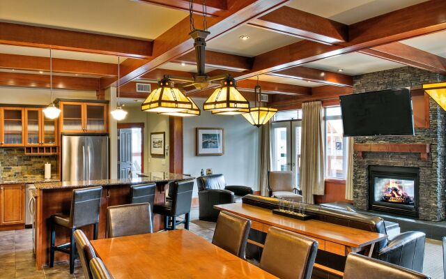 Blackstone Mountain Lodge by CLIQUE