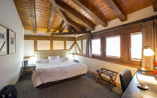 Hotel Dolarea