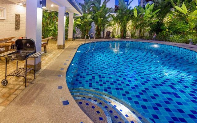 Villa Waree 5 minutes from City and Beach