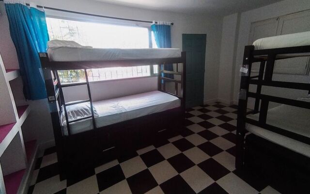 Hostel Fatima Beach - Adults Only