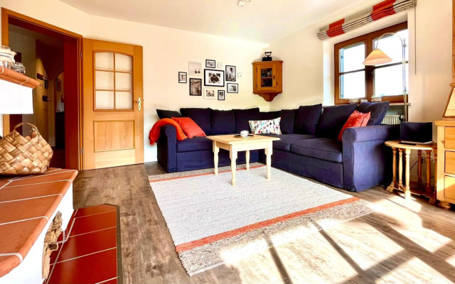 Wunderschöne Wohnung mit Balkon und Blick auf die Alpen