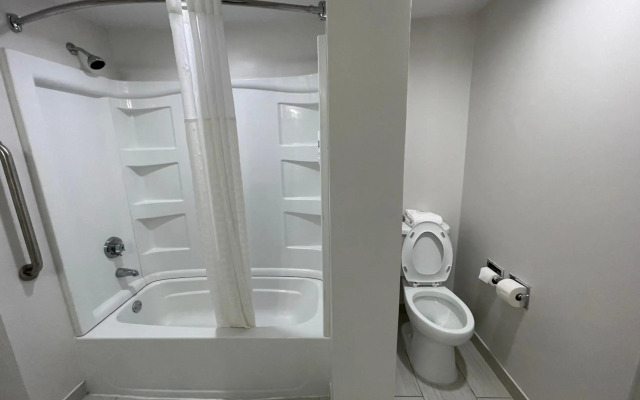 Comfort Inn & Suites Syracuse-Carrier Circle