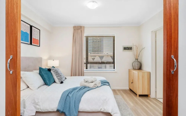 Spacious 1bdr Fast Wi-fi Near RAC Arena