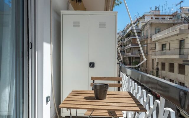 Minimal Studio with Balcony in Central Athens