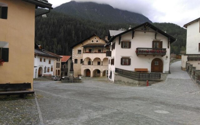 B&B Hotel & Appartements Chasa Valär