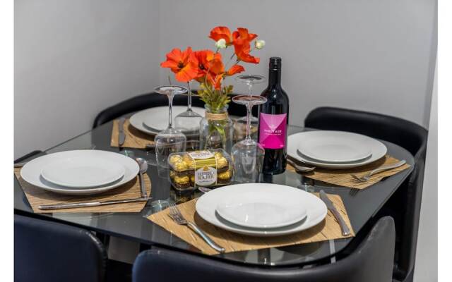 Luxurious 2 Bedroom serviced apartment