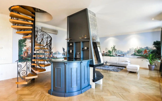 Panoramic Loft