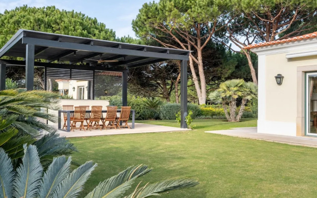 Fairview Villa by Cadenzalux