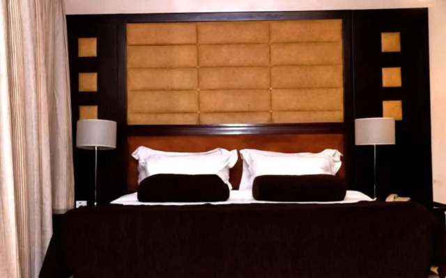 Golden Tulip Owu Crown Ibadan