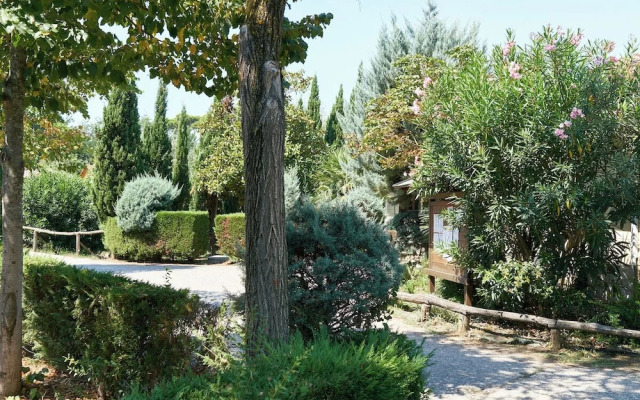 Comfortable Campsite-chalet G10 Tuscany Near sea