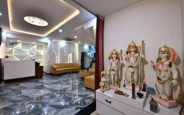 Click Hotel Narayana