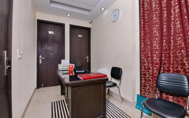 Capital O 466 Hotel Lotus B&b