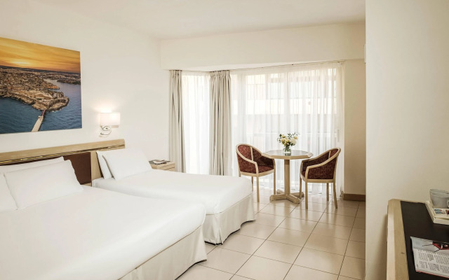 Diplomat Hotel