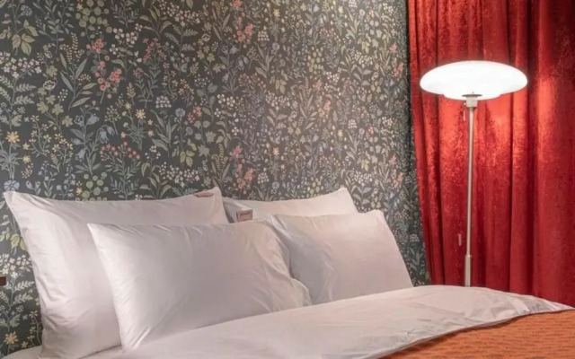 Shourin Hotel Cheonan by Aank