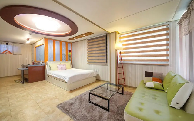 Tongyeong Honey Spa Pension