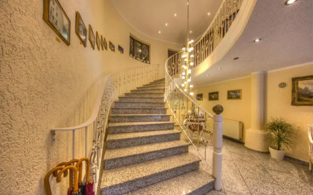 Hotel Burgfrieden