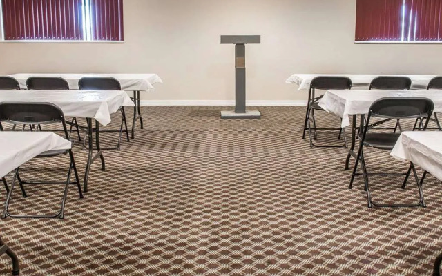 Baymont by Wyndham Bay City