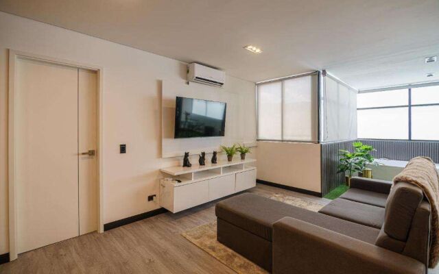 First Class Hotel