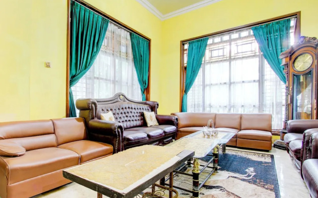 OYO 94009 Homestay Ndalem Kademangan