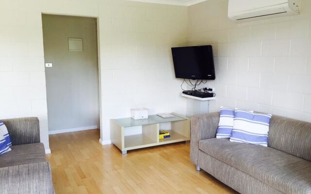 Emerald Apartment