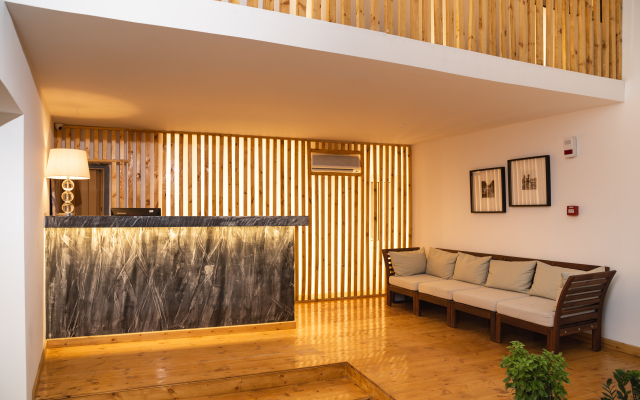 Hotel Tier