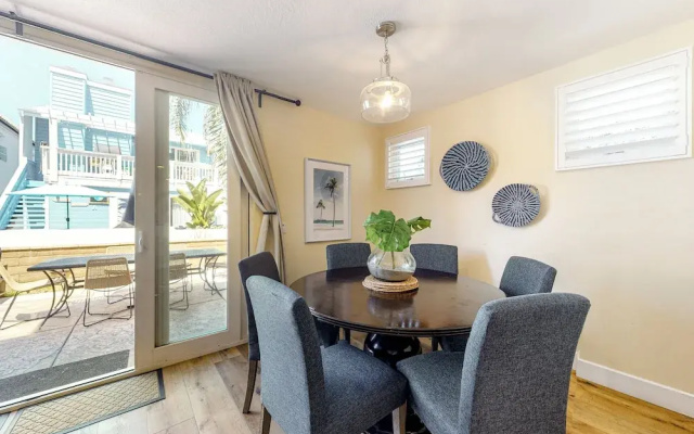Walk to Mission Beach: Centrally Located Townhome