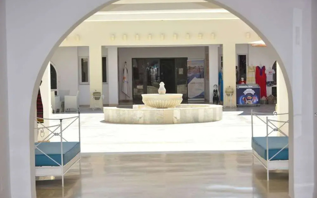 Marine & Spa