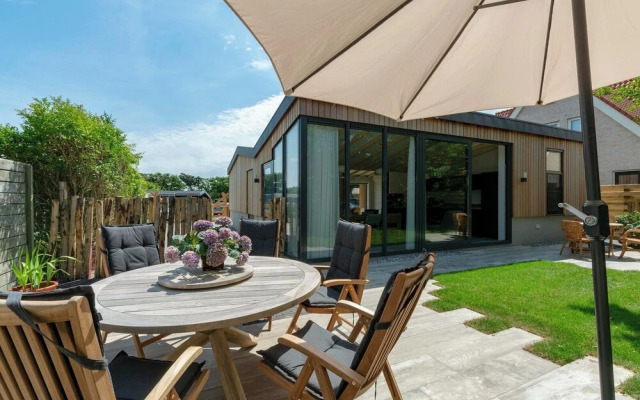 Attractive Home With Terrace