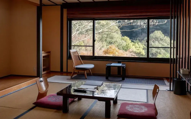 Kirishima Momijidani Seiryuso