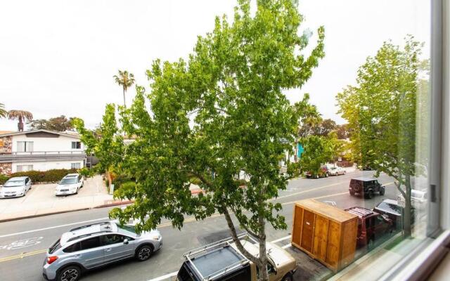 Travel-nurses Professionals-stay Close to it All