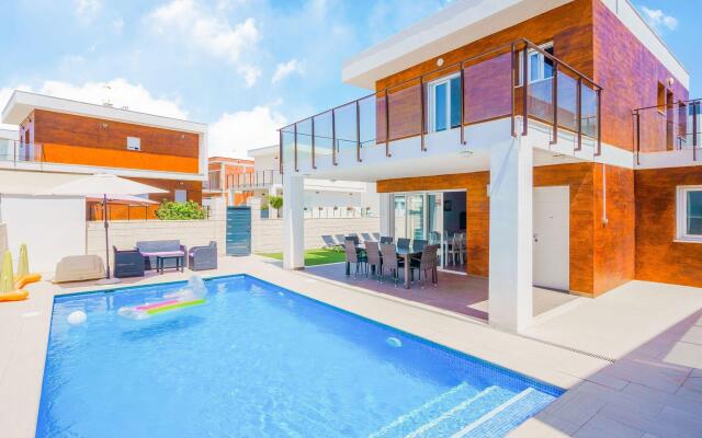 Splendid Villa in Gran Alacant with Private Swimming Pool