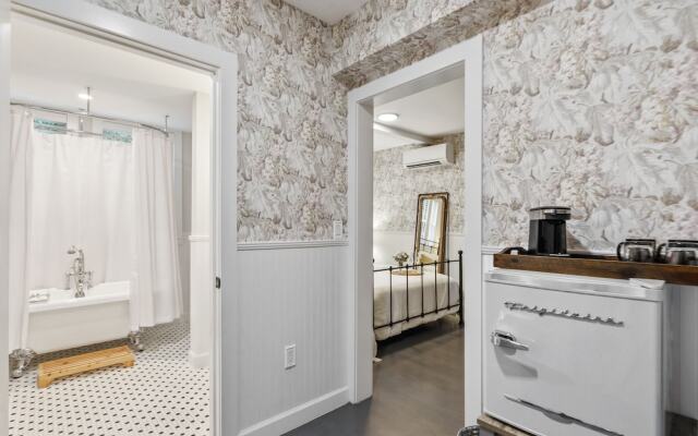 The Stirrup House By Pattio