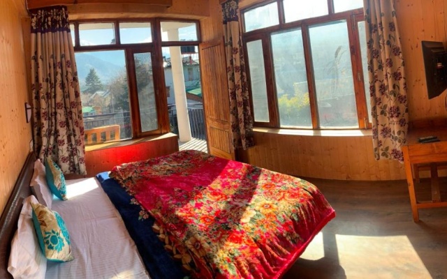 Tourist Hotel