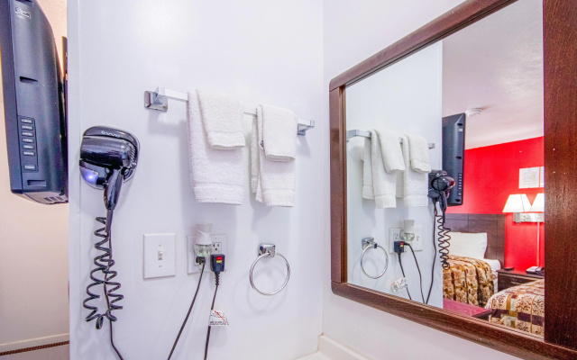 Travelier Motel - Macon