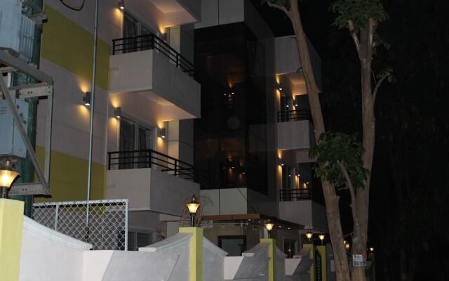 Maple Suites Serviced Apartments